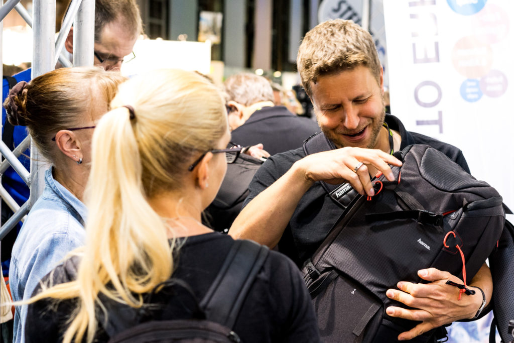 Wo man hinsieht, freundliche Menschen Wo man hinsieht, freundliche Menschen