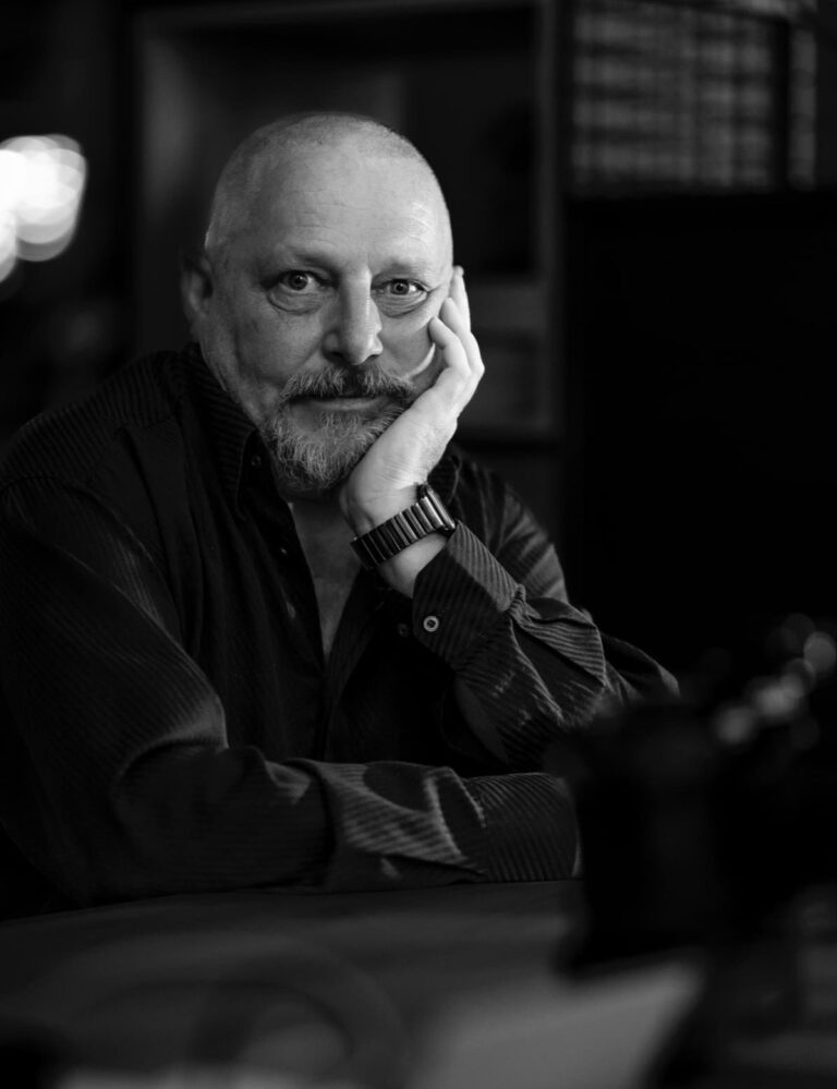 Speaker - Photo+Adventure